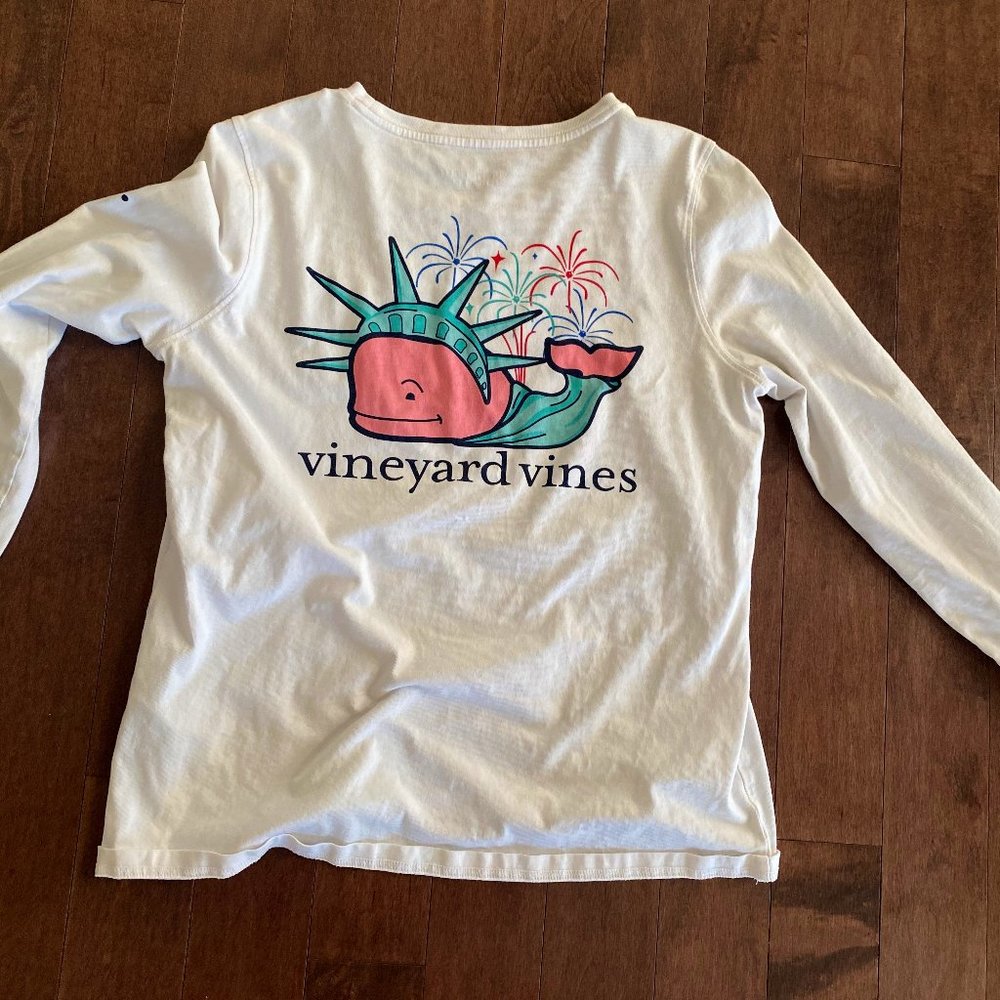 Vineyard Vines long sleeve NYC themed
